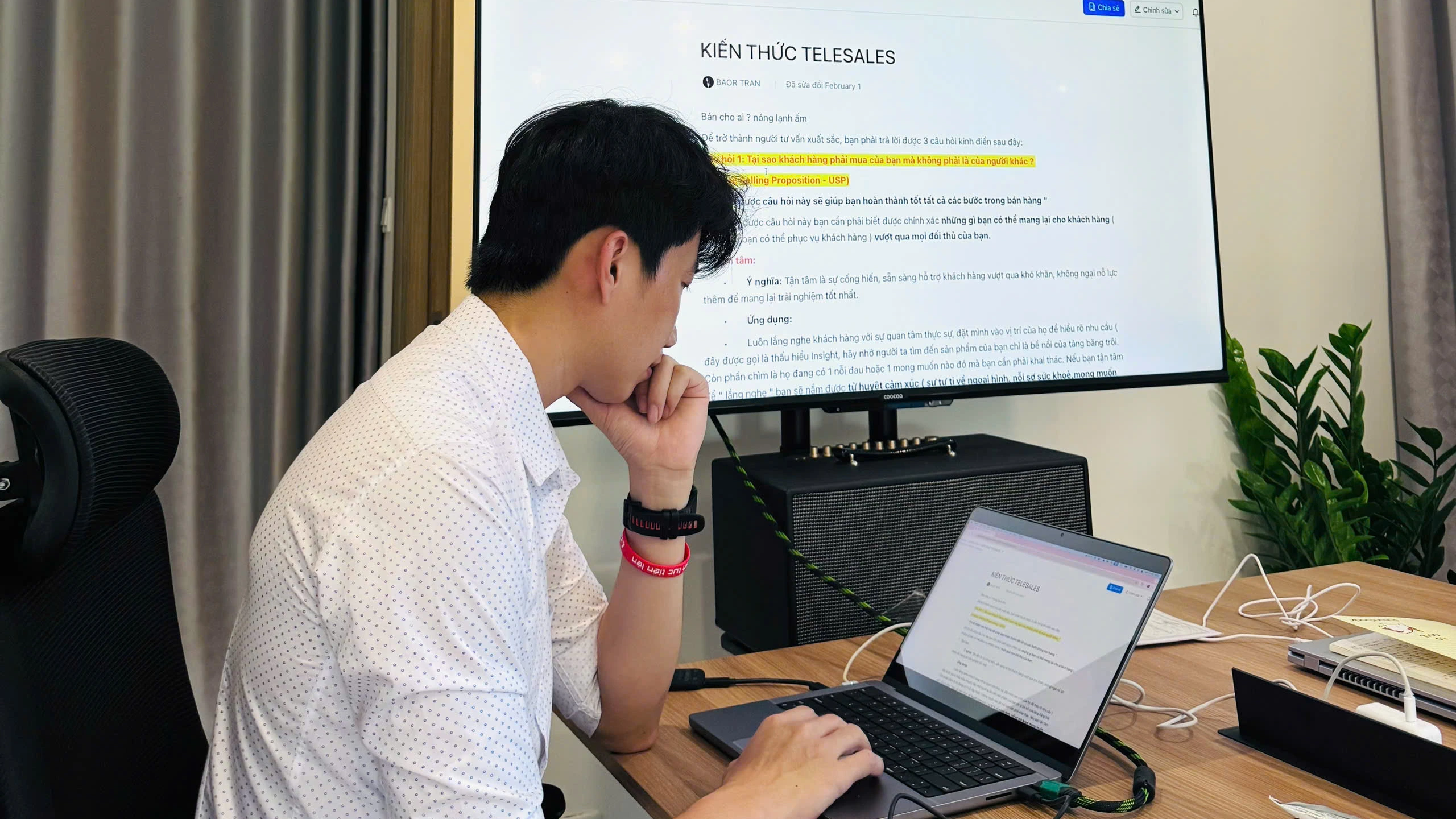 Noli Sales - Founder chuẩn bị giáo trình